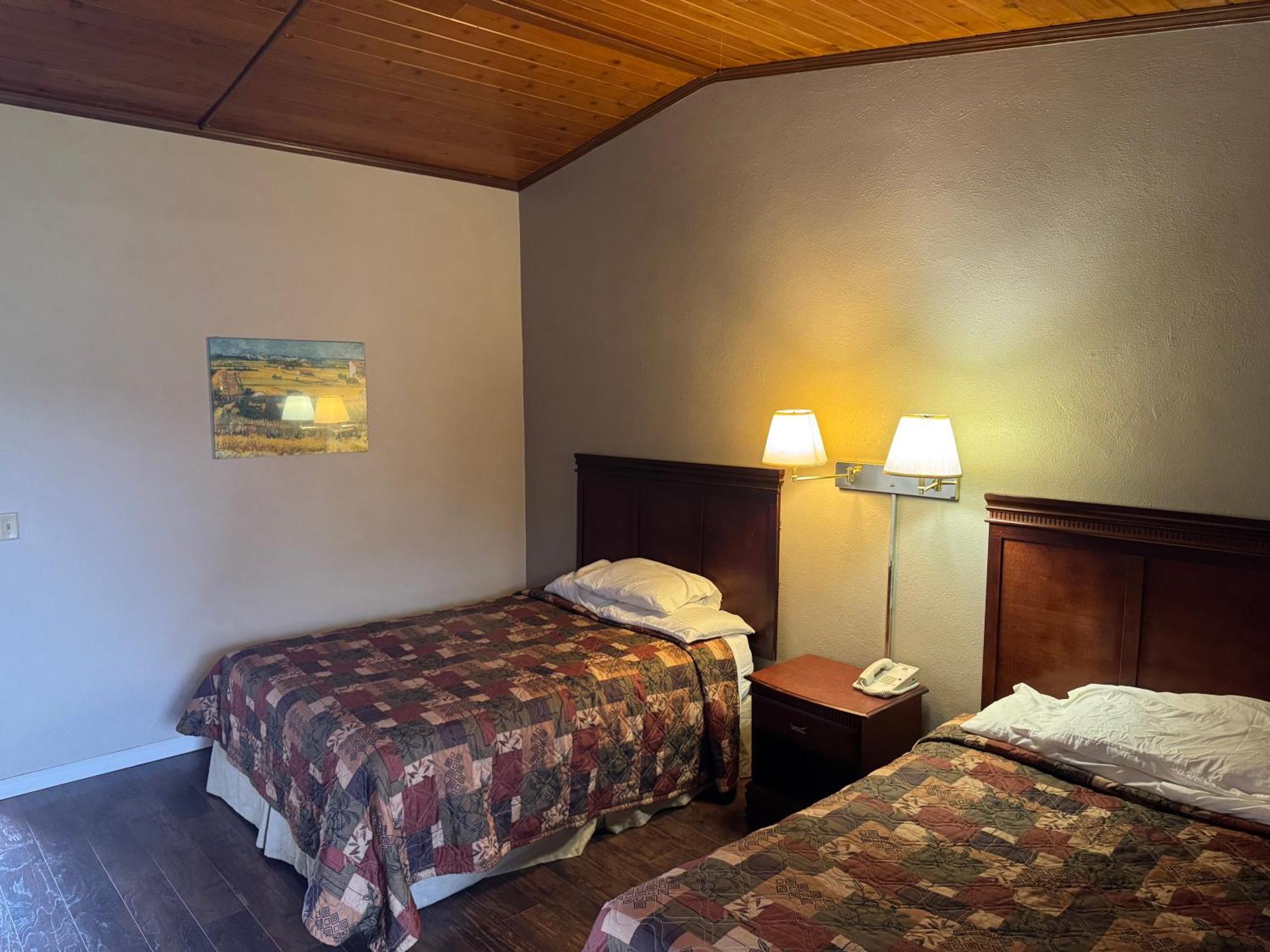 Town & Country Motel Clinton Buitenkant foto