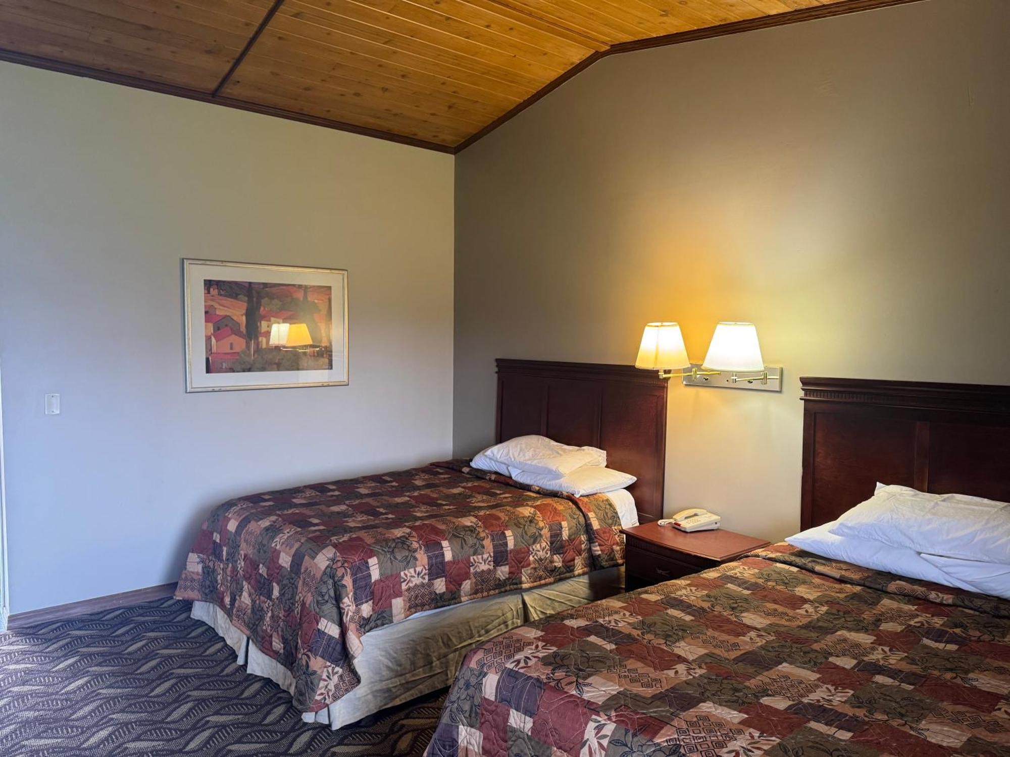 Town & Country Motel Clinton Buitenkant foto