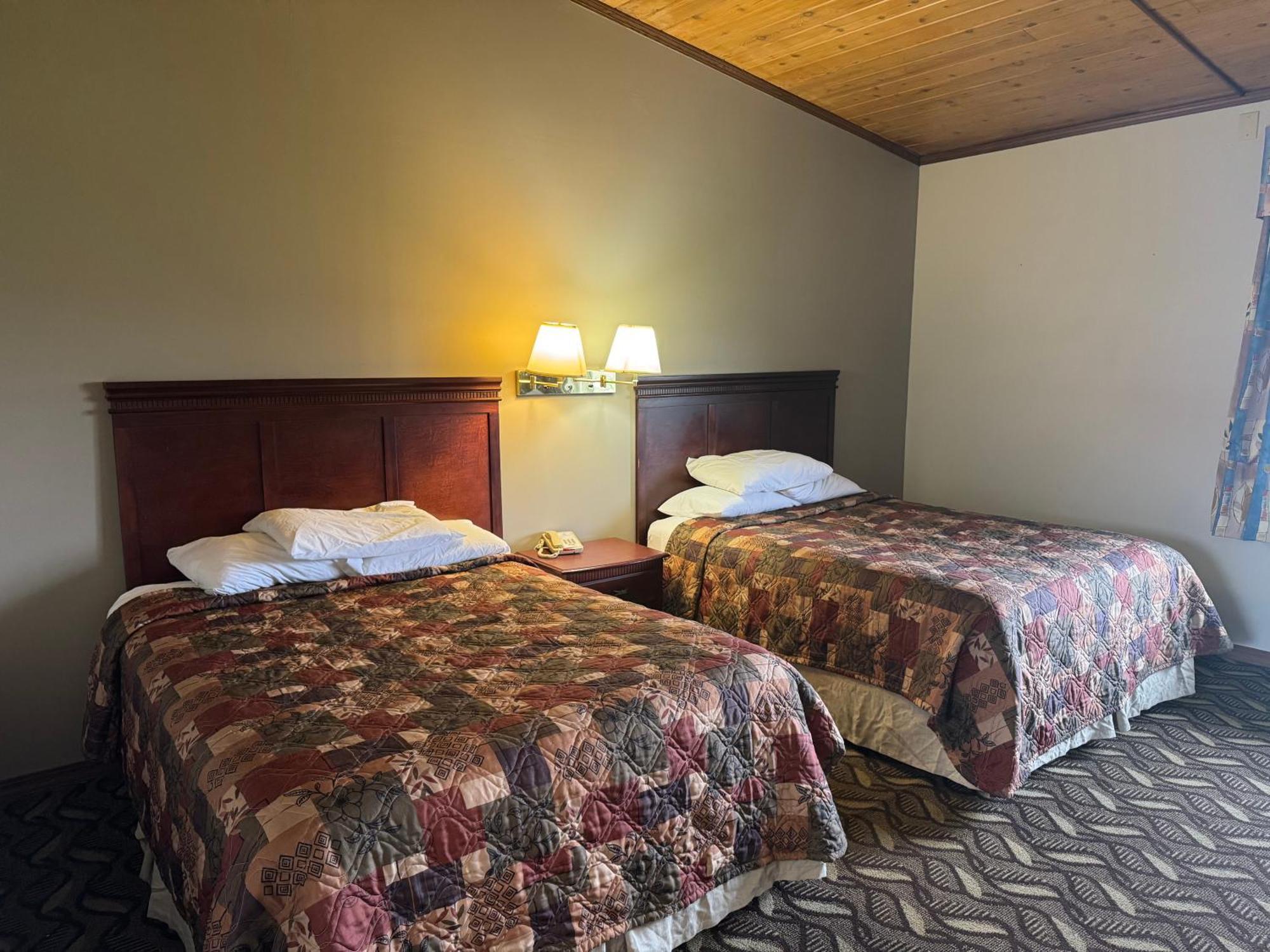 Town & Country Motel Clinton Buitenkant foto